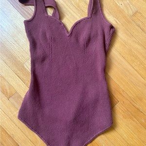 Abercrombie & Fitch sweetheart neckline bodysuit